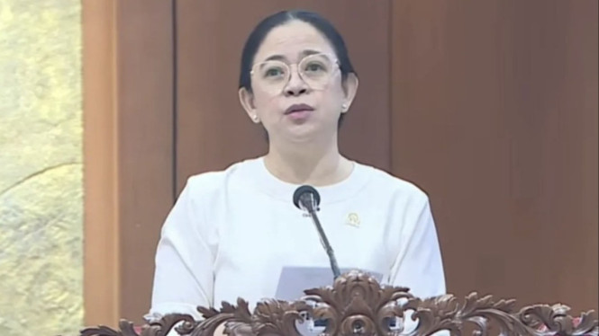 Puan Maharani berpidato di gedung parlemen