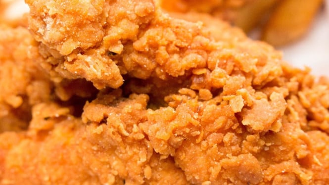 Kulit ayam yang menggugah selera, namun bisa memberikan dampak buruk
