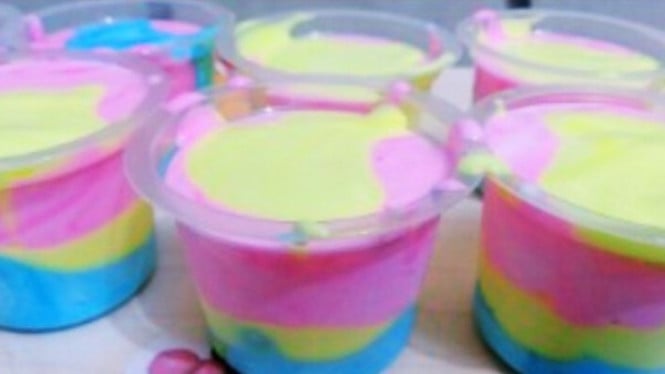 Warna-warni Es Krim Pelangi yang Lezat, Segar dan Menggugah Selera