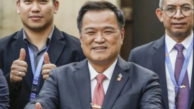 Anutin Charnvirakul, Perdana Menteri Thailand ke-32