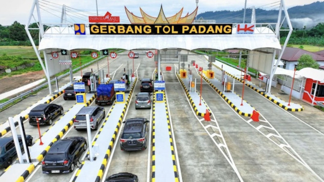 Gerbang Tol Padang Sicincin di Padang Pariaman