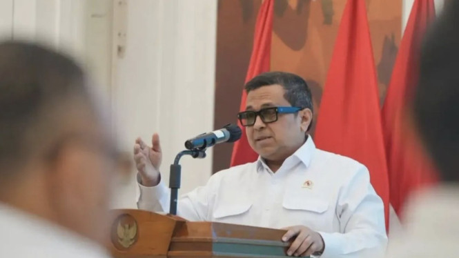 Kepala BPJPH Ahmad Haikal Hasan beri keterangan