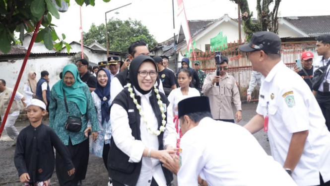 Bupati Lumajang hadir dalam apel setor madu di Kecamatan Jatiroto.