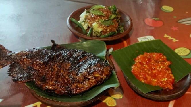 Gurame bakar kecap, lauk favorit keluarga.