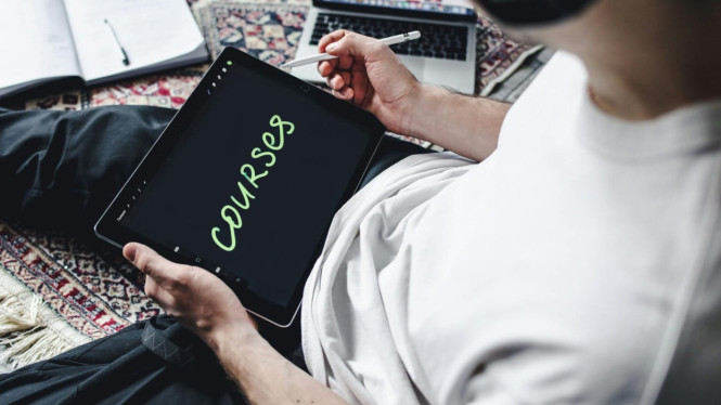 Ilustrasi kursus online