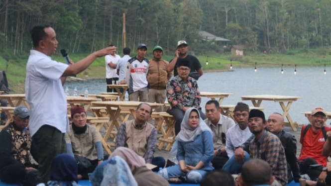 Persiapan The Seven Lakes Festival di Danau Ranu