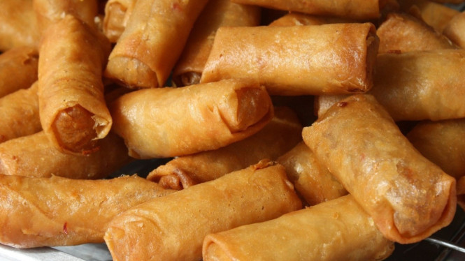 Lumpia goreng isi sayur udang lezat