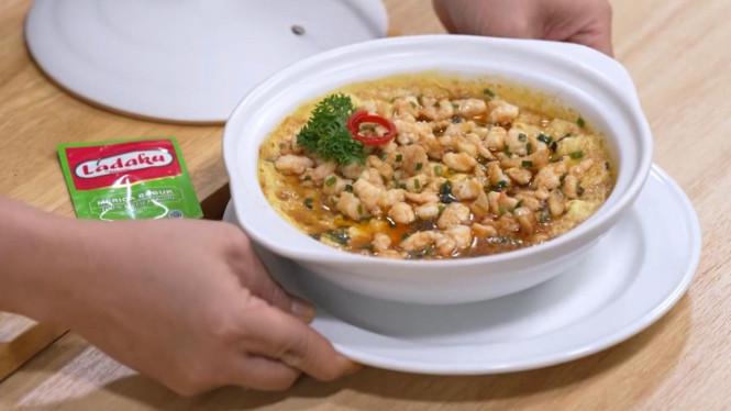 Telur stim siram hangat, lezat, dan sehat ala Chef Rudy