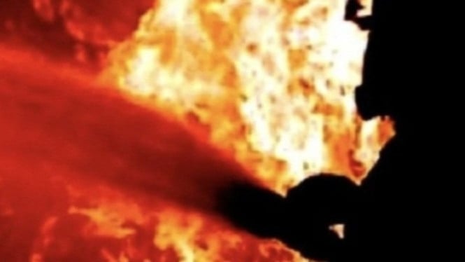 Dibakar api cemburu, pria di cakung hanguskan rumah kontrakan