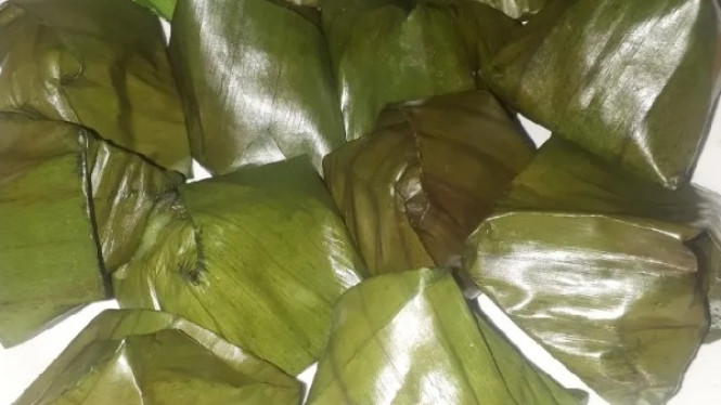Kue Bugis Ketan Isi Kelapa Manis Lembut