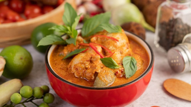 Ayam kukus bumbu kuning lezat mudah dibuat