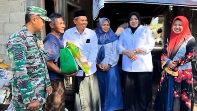 Wakil Bupati Situbondo memberikan bantuan pada terdampak Gempa