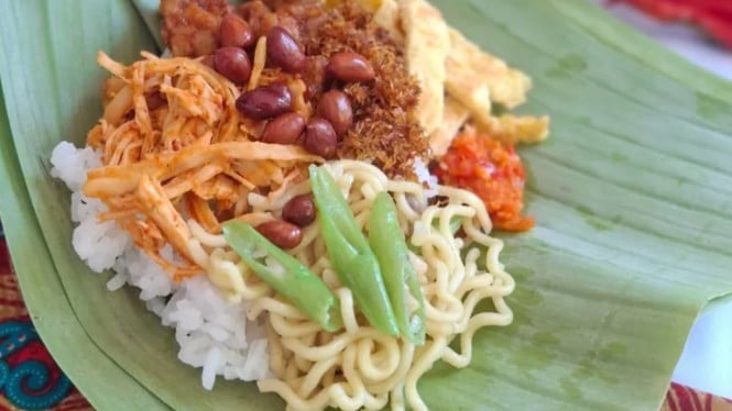 Nasi Jinggo Khas Bali Bungkus Daun Pisang Porsi Mini