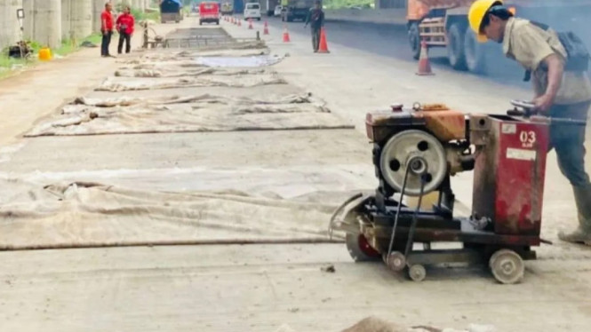 Ilustrasi pemeliharaan fasilitas jalan tol Jakarta