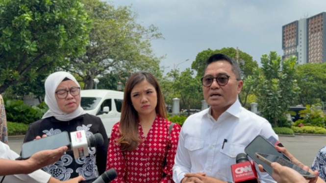 Pengembalian ID Pers Istana Jurnalis CNN Indonesia Diana Valencia