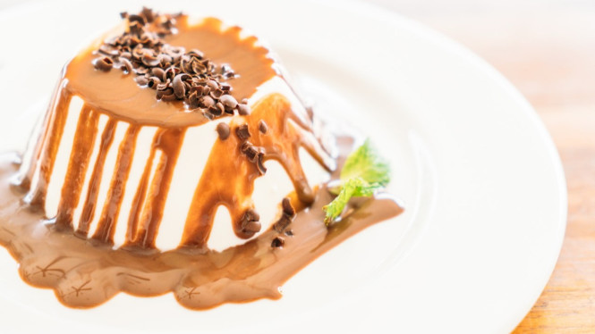 Ilustrasi crust pudding cokelat yang dikombinasi rasa manis dan renyah