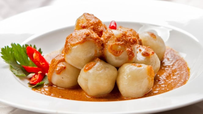 Cilok bumbu kacang empuk dan lembut