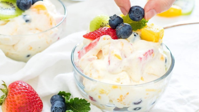 Hidangan segar dan lezat salad buah