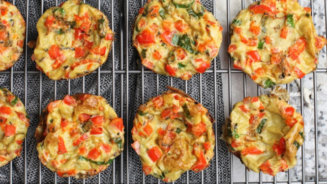 Omelet sayur mini untuk sarapan anak di rumah