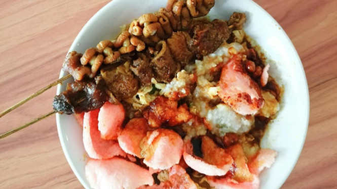 Menu sarapan pagi lezat bubur ayam