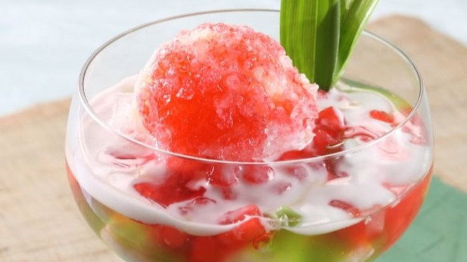 Puding kopyor delima jadi camilan keluarga