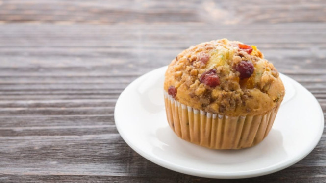Dessert lemon berry muffins lembut dan lezat