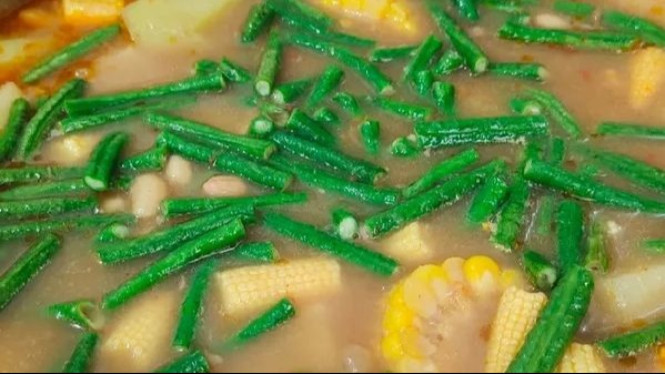 Proses memasak sayur Asem Spesial Iga yang Lembut