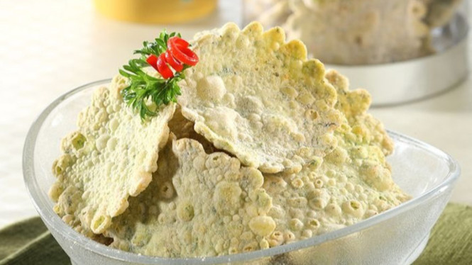 Kerupuk bayam super renyah khas Indonesia