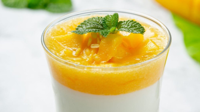 Menu dessert lembut puding mangga