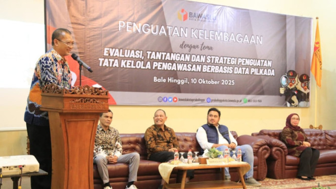 Bawaslu Kota Probolinggo menggelar Penguatan Kelembagaan