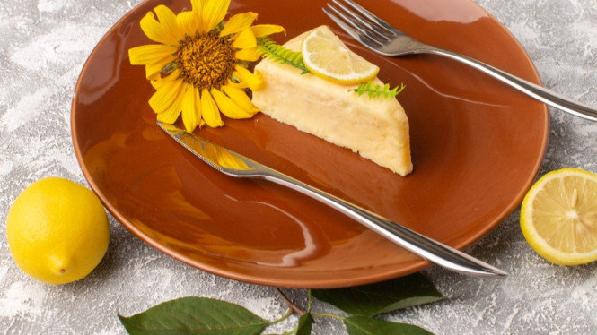 Sepiring Cheesecake Lemonade yang Manis dan Segar