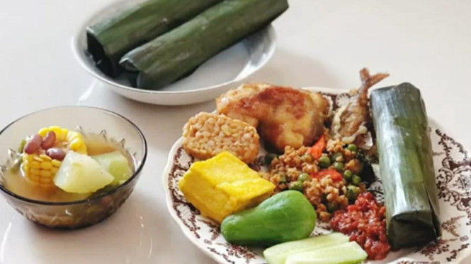 Resep Nasi Timbel Sunda dengan Lauk Tradisional