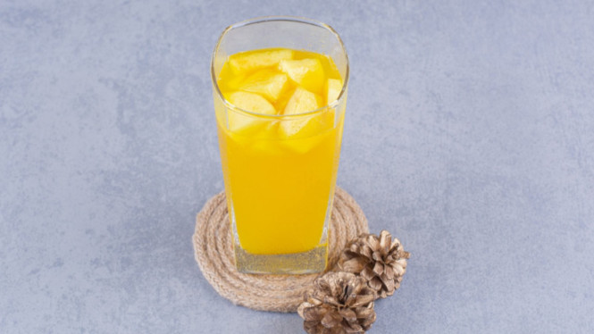 Es kelapa muda sirup yang manis dan menyegarkan