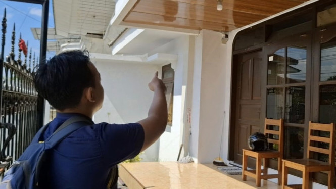 Penghuni kos tunjukkan lokasi pencurian dan kamera pengawas