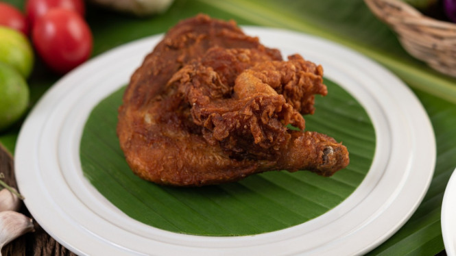 Bebek goreng, pasangan sambal matah yang enak