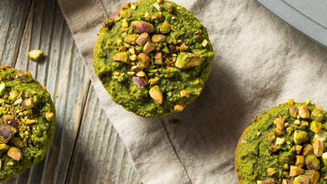 Muffin crumble matcha ala kafe mudah diikuti