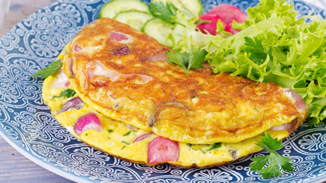 Telur dadar daging yang lembut dan rasa gurih