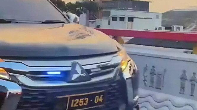 Aksi Pengemudi Pajero Mirip Polisi di Bandung Bikin Heboh