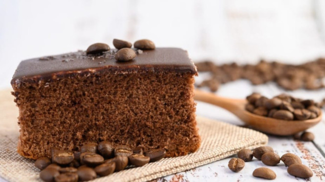 Hidangan kue lezat bolu wortel