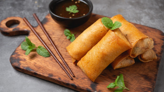 Lumpia goreng yang pas dimakan dengan teh tarik
