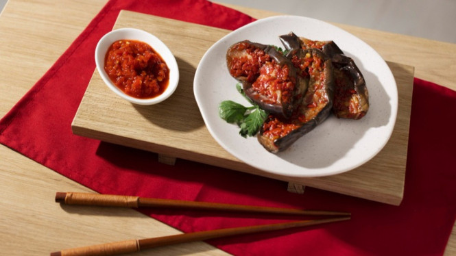 Terong balado pedas, gurih, dan wangi sambal