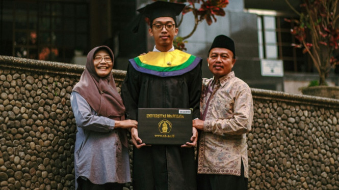 Kelulusan Melalui Beasiswa Indonesia Bangkit