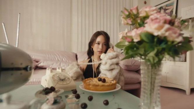 Dita Karang, Debut Solo