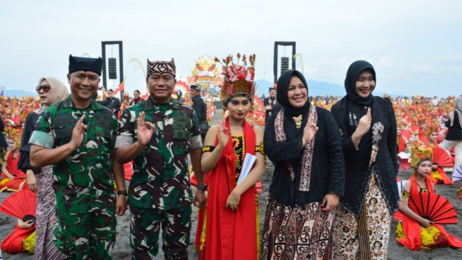Selendang Sang Gandrung Menyatukan Rasa dan Semangat Budaya