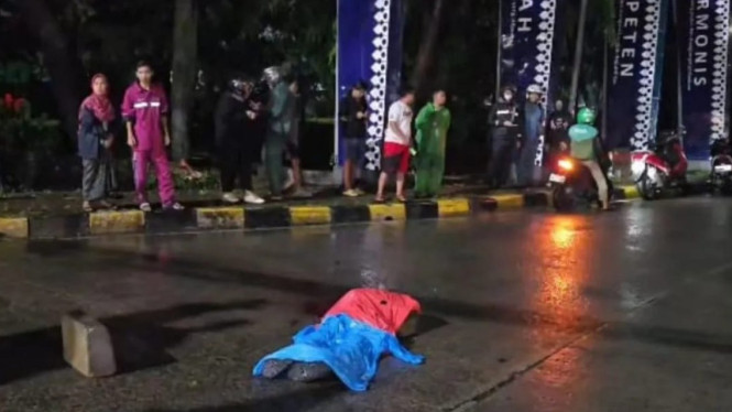 Seorang pejalan kaki tewas terlindas truk di Pulogadung