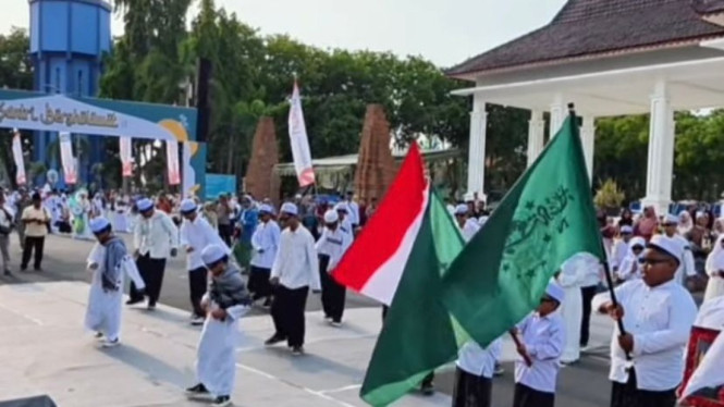 acara kirab santri di Situbondo