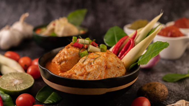Pedasnya nampol, aromanya menggoda ayam rica rica