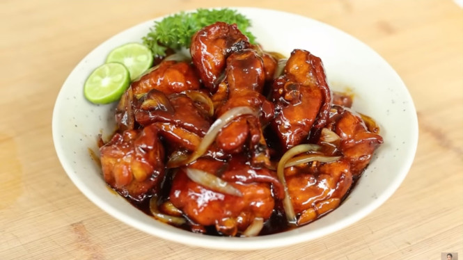 satu gigitan, manis gurihnya langsung nempel.