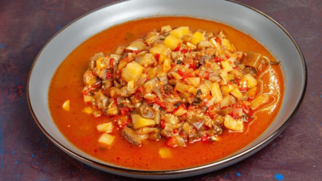 Hidangan lezat sambal cumi kecombrang