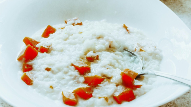 Bubur nasi sisa yang mengenyangkan